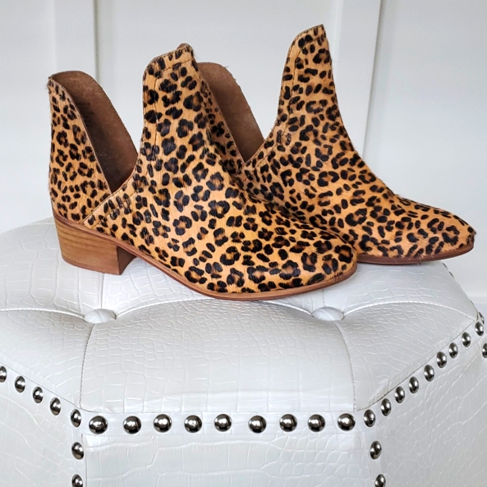 Leopard hair booties